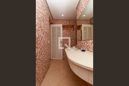 Apartamento à venda com 270m², 3 quartos e 4 vagasCobertura - Banheiro