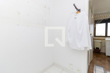 Apartamento à venda com 270m², 3 quartos e 4 vagasÁrea de Serviço - Quarto