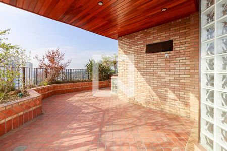 Apartamento à venda com 270m², 3 quartos e 4 vagasCobertura - Área Externa