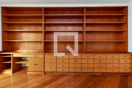 Apartamento à venda com 270m², 3 quartos e 4 vagasCobertura - Sala 2