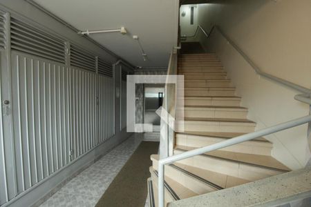 Apartamento à venda com 70m², 2 quartos e sem vagaEscada