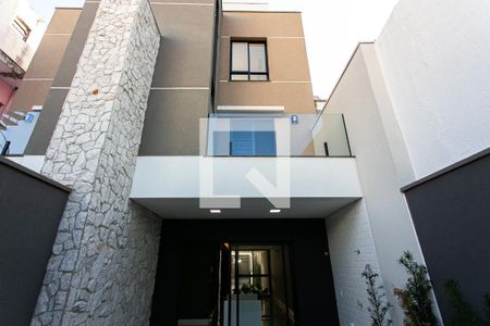 Casa à venda com 260m², 3 quartos e 2 vagas Casa à venda com 260m², 3 quartos e 2 vagasFachada (Varanda da suíte 3)