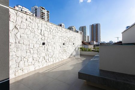 Casa à venda com 260m², 3 quartos e 2 vagas Casa à venda com 260m², 3 quartos e 2 vagasTerraço