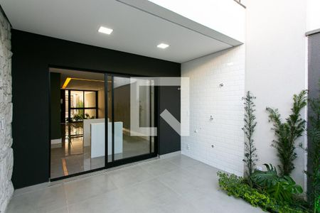 Casa à venda com 260m², 3 quartos e 2 vagas Casa à venda com 260m², 3 quartos e 2 vagasÁrea de Serviço