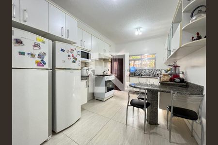 Casa à venda com 135m², 5 quartos e 2 vagasCozinha 