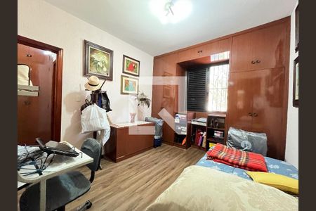 Casa à venda com 135m², 5 quartos e 2 vagasQuarto 3