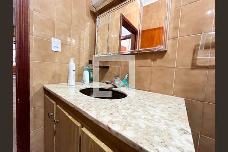 Casa à venda com 135m², 5 quartos e 2 vagasBanheiro Social