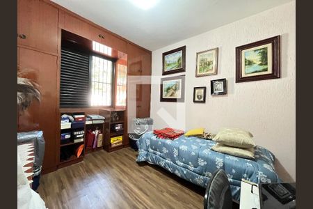 Casa à venda com 135m², 5 quartos e 2 vagasQuarto 3