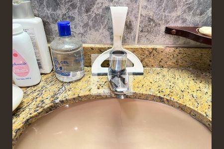 Casa à venda com 135m², 5 quartos e 2 vagasBanheiro da Suíte 2