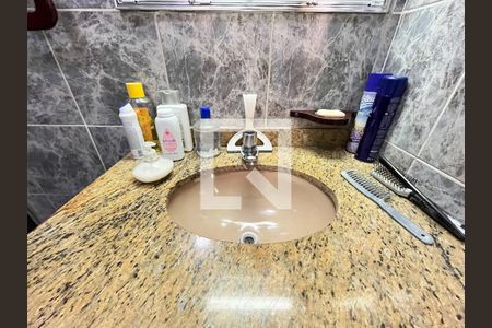 Casa à venda com 135m², 5 quartos e 2 vagasBanheiro da Suíte 2