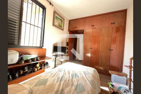 Casa à venda com 135m², 5 quartos e 2 vagasQuarto 2