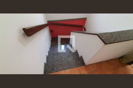 Casa para alugar com 293m², 4 quartos e 2 vagasEscada