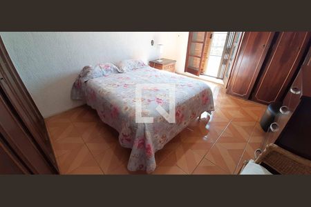 Suíte de casa para alugar com 4 quartos, 293m² em Ayrosa, Osasco