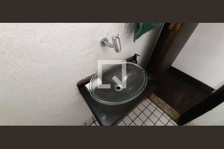 Casa para alugar com 293m², 4 quartos e 2 vagasLavabo