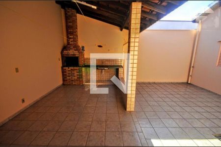 Casa à venda com 150m², 3 quartos e 2 vagas