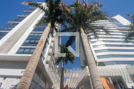 Studio à venda com 36m², 1 quarto e 1 vaga Studio à venda com 36m², 1 quarto e 1 vagaFachada