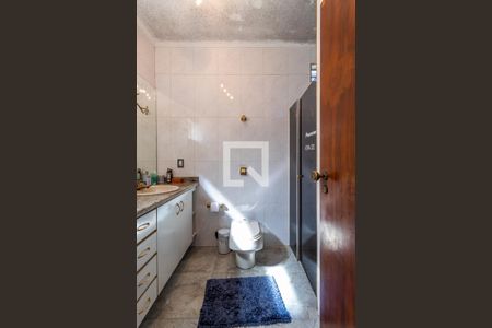 Casa à venda com 500m², 5 quartos e 4 vagasSuíte 1 - Banheiro