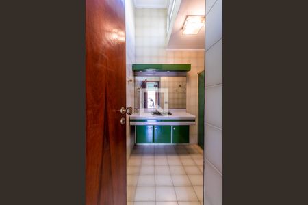 Casa à venda com 500m², 5 quartos e 4 vagasSuíte 4 - Banheiro