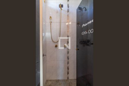 Casa à venda com 500m², 5 quartos e 4 vagasSuíte 1 - Banheiro