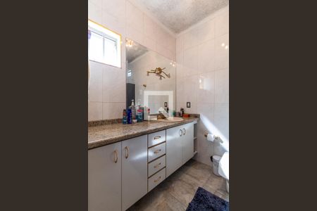 Casa à venda com 500m², 5 quartos e 4 vagasSuíte 1 - Banheiro