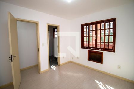 Quarto 1 - Suíte de casa à venda com 3 quartos, 140m² em Bonsucesso, Rio de Janeiro