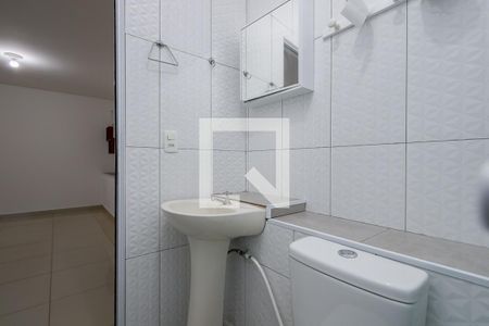 Banheiro de casa para alugar com 1 quarto, 40m² em Santo Amaro, São Paulo