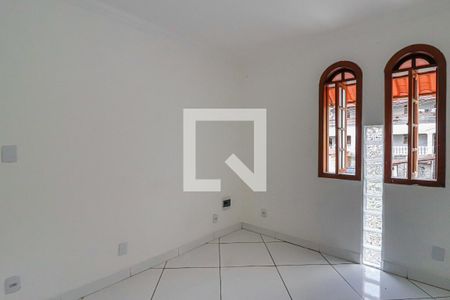 Sala de casa para alugar com 1 quarto, 60m² em Santa Cruz, Belo Horizonte