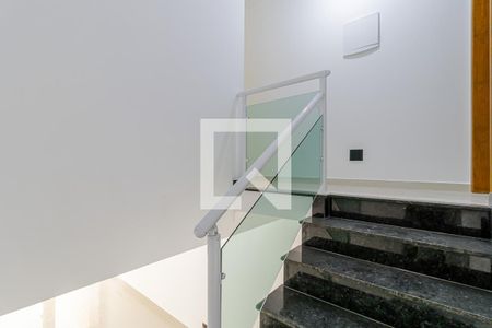 Escadas de casa à venda com 3 quartos, 118m² em Vila Nair, São Paulo