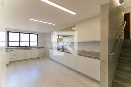 Apartamento para alugar com 455m², 4 quartos e 4 vagas Apartamento para alugar com 455m², 4 quartos e 4 vagasCozinha