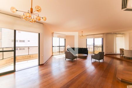 Apartamento para alugar com 455m², 4 quartos e 4 vagas Apartamento para alugar com 455m², 4 quartos e 4 vagasSala