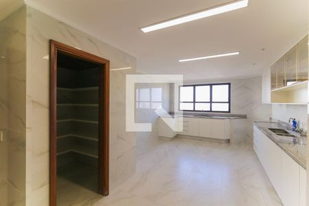 Apartamento para alugar com 455m², 4 quartos e 4 vagas Apartamento para alugar com 455m², 4 quartos e 4 vagasCozinha