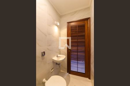 Apartamento para alugar com 455m², 4 quartos e 4 vagas Apartamento para alugar com 455m², 4 quartos e 4 vagasBanheiro de Serviço