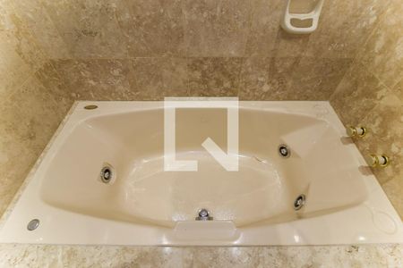 Apartamento para alugar com 455m², 4 quartos e 4 vagas Apartamento para alugar com 455m², 4 quartos e 4 vagasBanheiro da Suíte 3