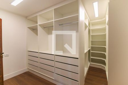 Apartamento para alugar com 455m², 4 quartos e 4 vagas Apartamento para alugar com 455m², 4 quartos e 4 vagasCloset da suíte