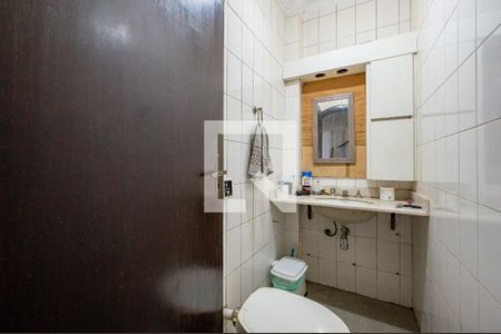Casa à venda com 210m², 4 quartos e 2 vagasLavabo