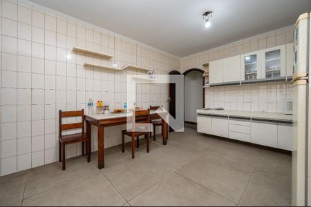 Casa à venda com 210m², 4 quartos e 2 vagasCozinha