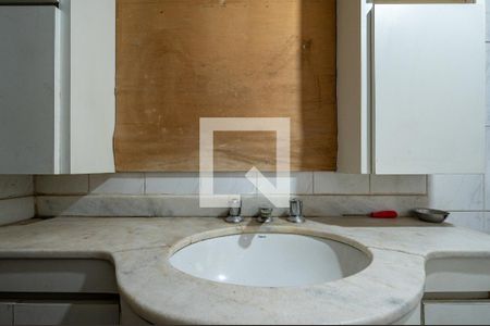 Casa à venda com 210m², 4 quartos e 2 vagasBanheiro