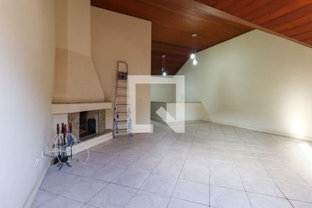 Casa para alugar com 209m², 4 quartos e 2 vagas Casa para alugar com 209m², 4 quartos e 2 vagasAtico