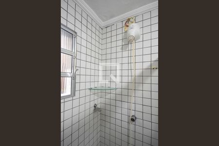 Casa para alugar com 97m², 2 quartos e 2 vagasChuveiro do banheiro da suíte