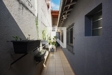 Casa para alugar com 97m², 2 quartos e 2 vagasLateral