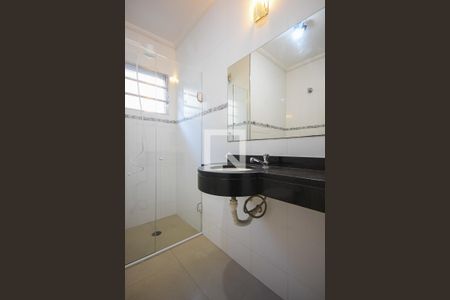 Casa para alugar com 97m², 2 quartos e 2 vagasBanheiro