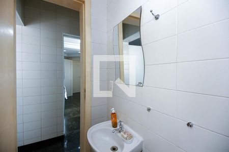 Apartamento à venda com 574m², 4 quartos e 4 vagasBanheiro de Serviço