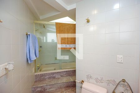Apartamento à venda com 574m², 4 quartos e 4 vagasBanheiro Suíte 1