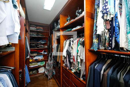 Apartamento à venda com 574m², 4 quartos e 4 vagasCloset Suíte 3