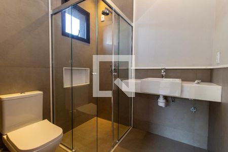 Casa de condomínio à venda com 363m², 4 quartos e 4 vagas Casa de condomínio à venda com 363m², 4 quartos e 4 vagasBanheiro