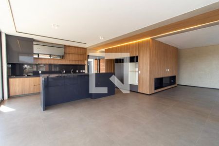 Casa de condomínio à venda com 363m², 4 quartos e 4 vagas Casa de condomínio à venda com 363m², 4 quartos e 4 vagasCozinha