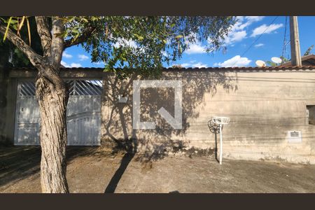 Casa à venda com 80m², 2 quartos e 3 vagasFachada