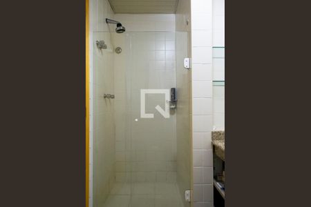 Banheiro de kitnet/studio para alugar com 1 quarto, 35m² em Carandiru, São Paulo