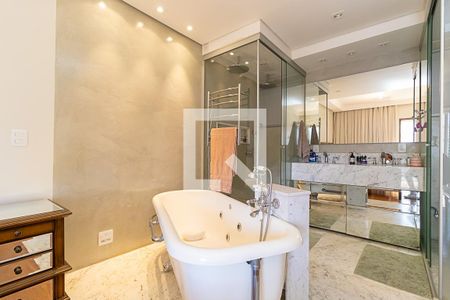 Apartamento à venda com 240m², 3 quartos e 3 vagasBanheiro da suíte 1