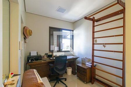 Apartamento à venda com 240m², 3 quartos e 3 vagasEscritório 2